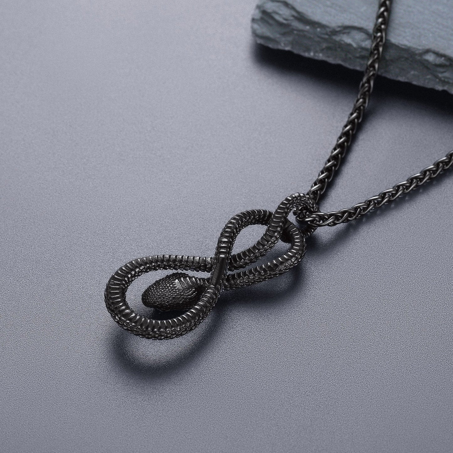 Gothic Eight Pythons Chain Armor Necklace for