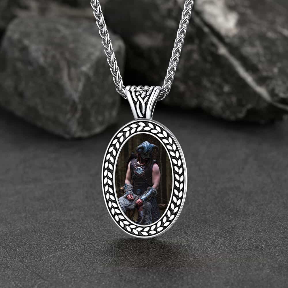 Oval Customized Photo Necklace With Picture for