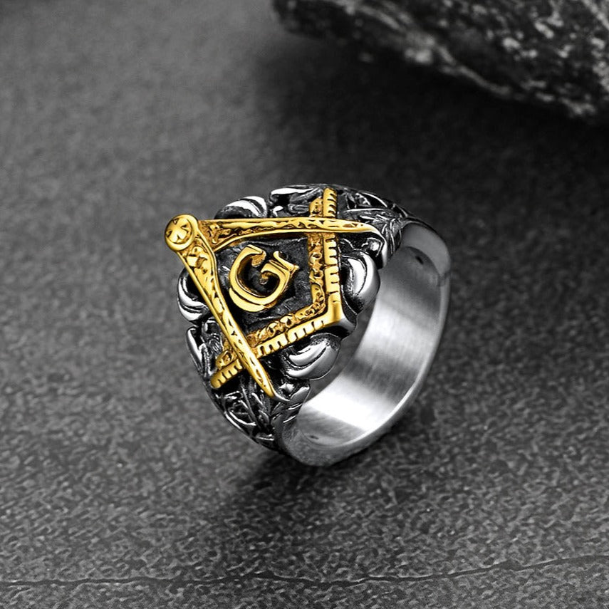 Masonic Freemason Master Engraved Signet Ring for