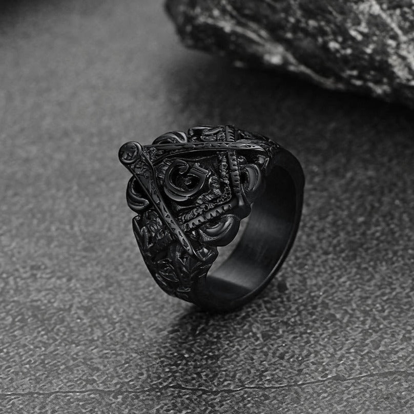 Masonic Freemason Master Engraved Signet Ring for
