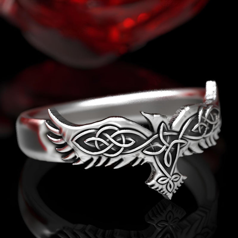 Witch’s Knot Raven Guardian Ring