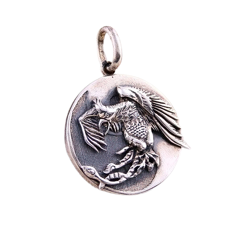 Retro Jewelry Pendant 