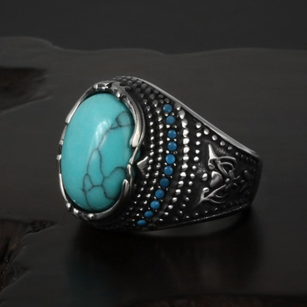 Noble Pattern Gemstone Ring
