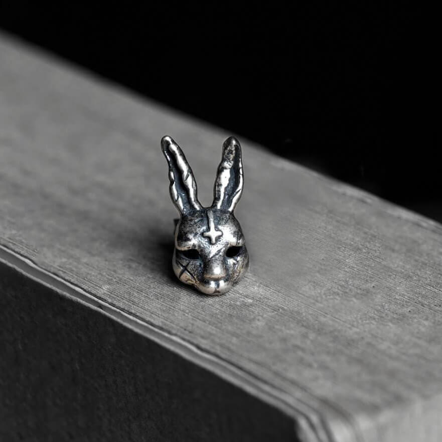 Anti Cross Hare Sterling Silver Ear Stud